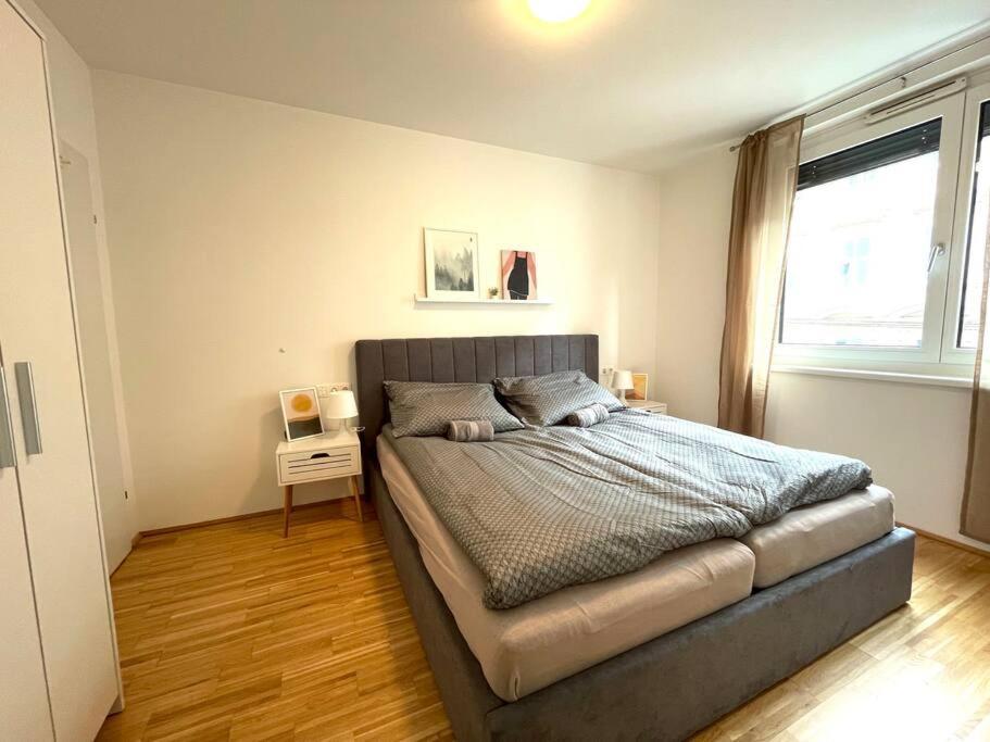New I Stylish I Modern I Cozy Apartment Виена Екстериор снимка